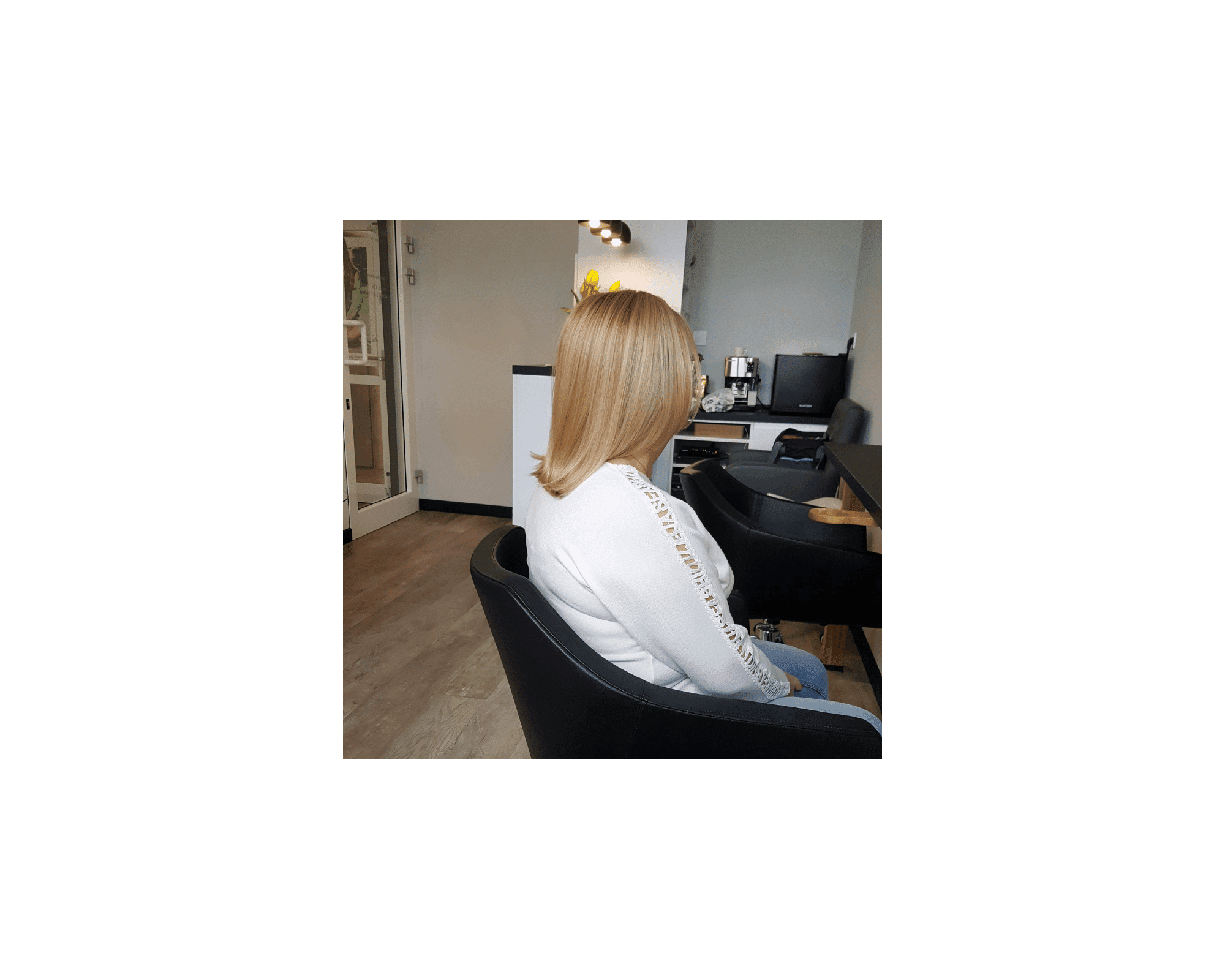 Koloryzacja z pojaśnieniami. Strzyżenie wykonane do linii prostej.