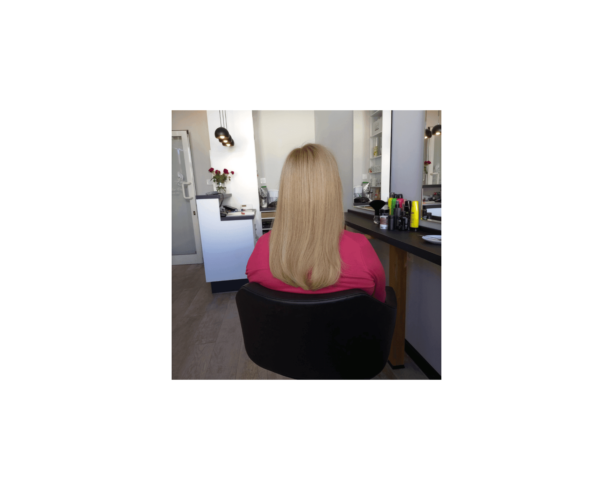 Dekoloryzacja odrostu z kolorem jednolitym i podcięcie końcówek.